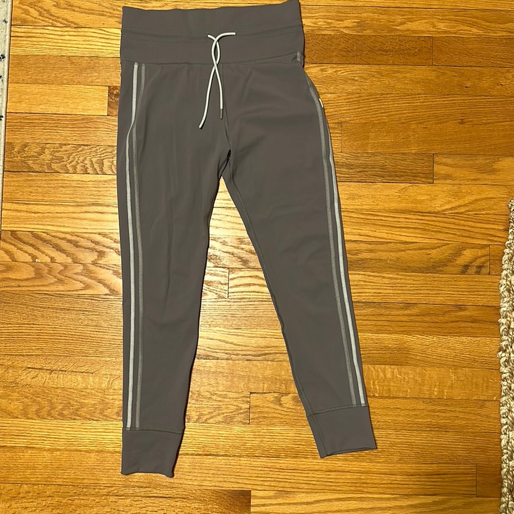 Vuori leggings, size L